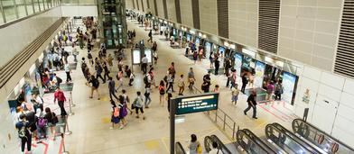 Singapore, Bishan Station : Platforms, Circle Line , people leaving and waiting the driverless metro. | Copyright/Ownership : Alstom/Arnaud Février